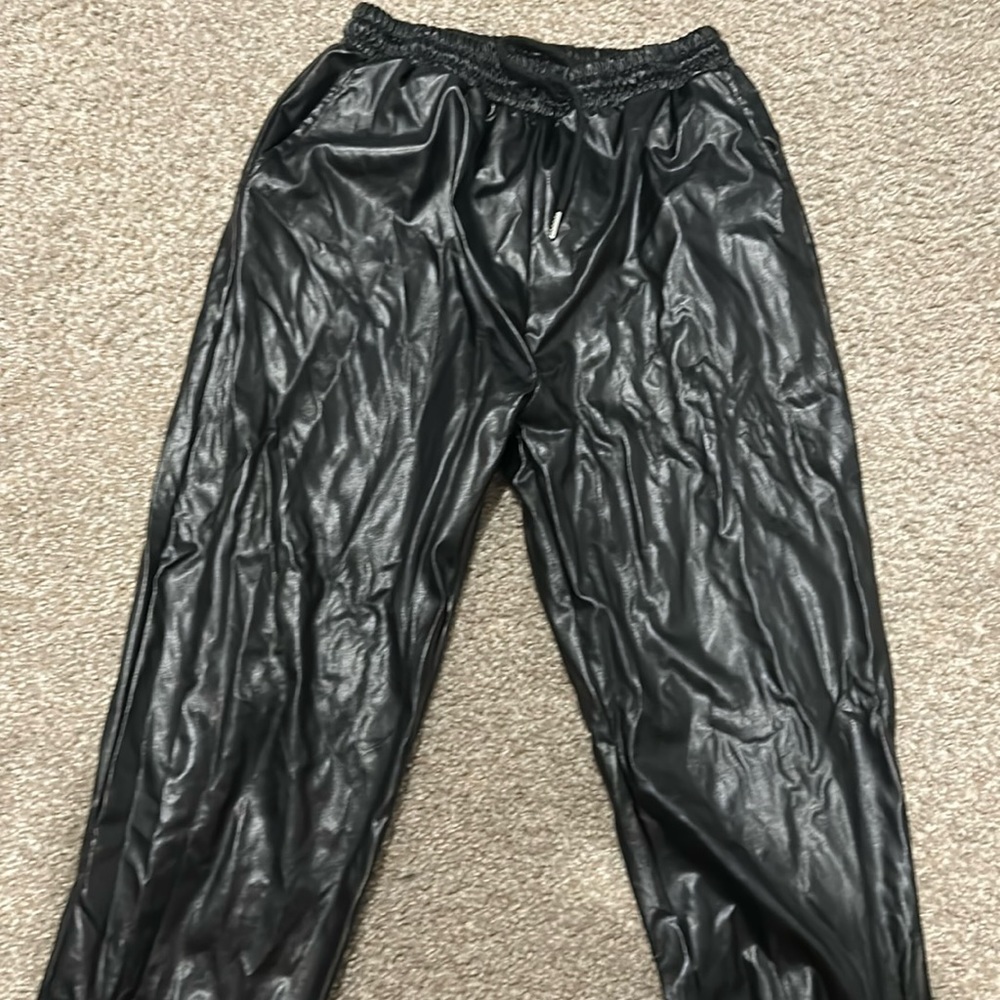 Medium Kourtney Kardashian Black pants